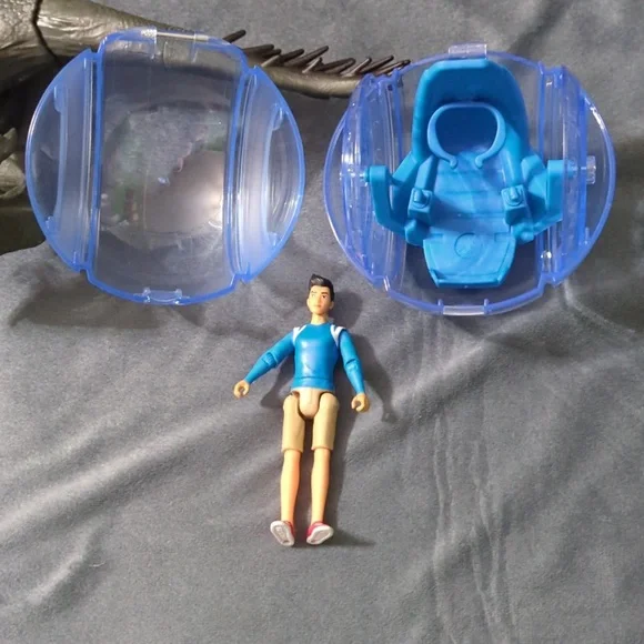 Jurassic World Camp Cretaceous Scorpios Rex with Gyrosphere - Picture 7 of 8